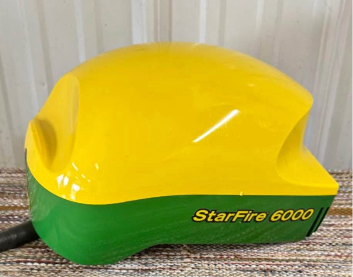Front view of John Deere StarFire 6000 receiver with SF1 accuracy