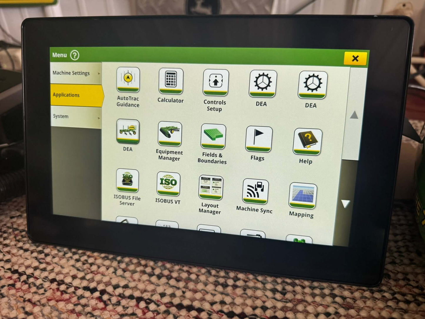 G5 display showing clean screen and physical condition – AutoTrac enabled