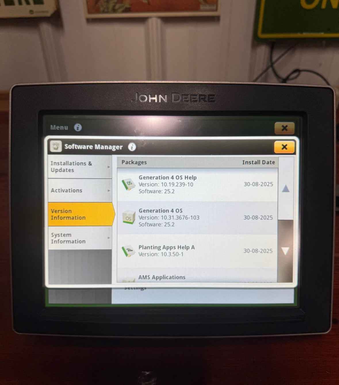 Gen4 4640 Universal Display - AutoTrac